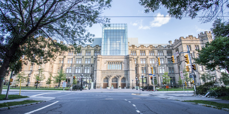 Front of the Canadian Museum of Nature building