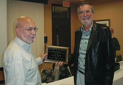 Bill Walton presents the Lifetime Achievement Award to Cimon Morin
