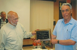 Bill Walton presents the Lifetime Achievement Award to Bob Smith
